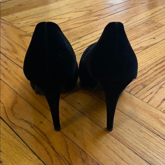 Black pumps size 10 about 2 or 2 1/2 inches - Picture 4 of 5